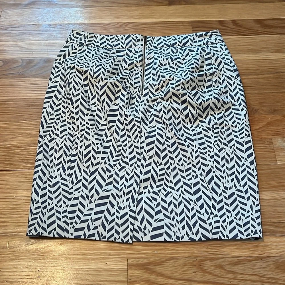 Ann Taylor Loft Petites Beige and gray Pencil Skirt Size‎ 4P, NWT